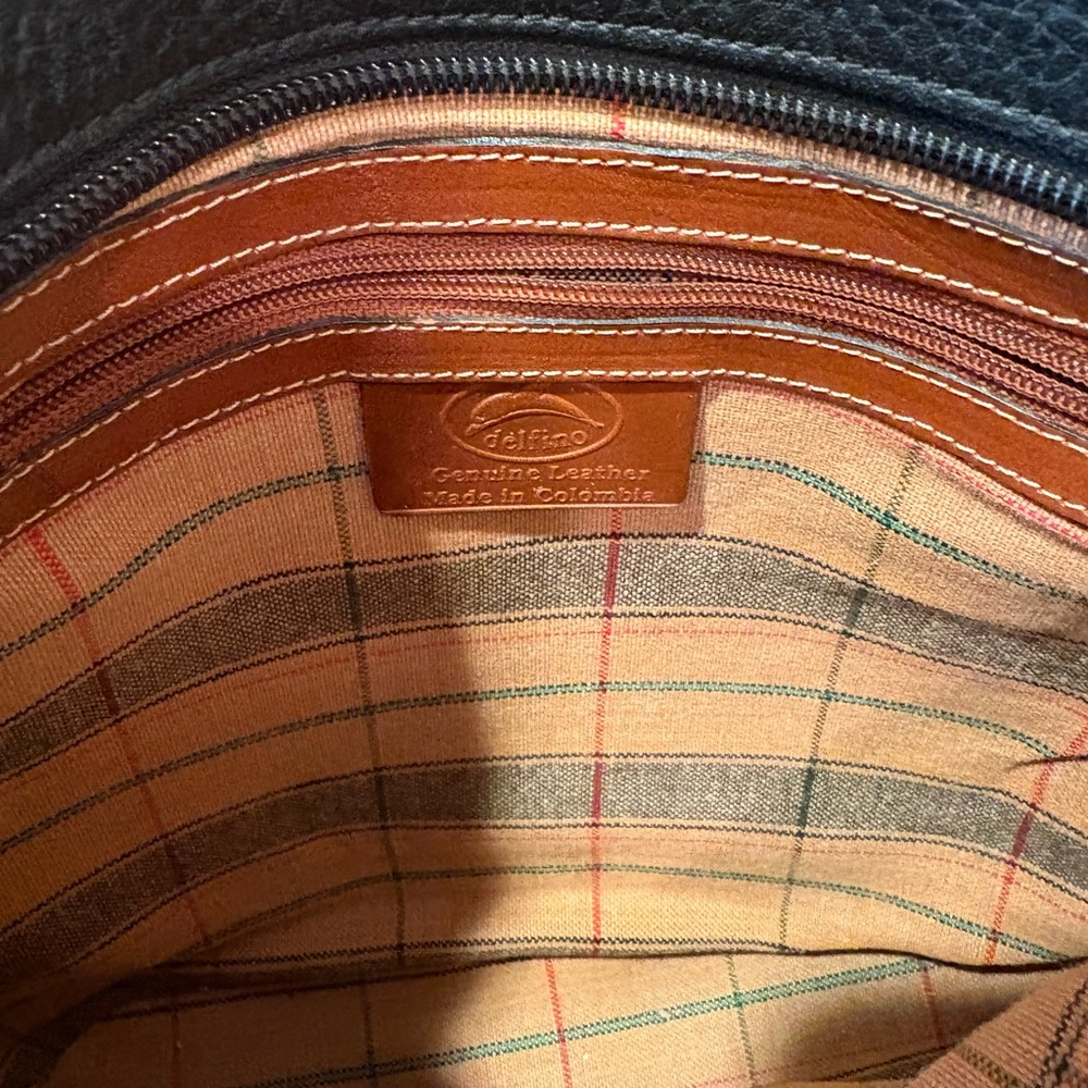 Vintage Delfino Leather Crossbody Bucket Bag - Picture 5 of 6